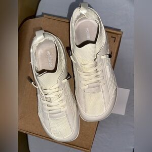 HOOBIEN Women's And man Cream (#50) Athletic Shoes
